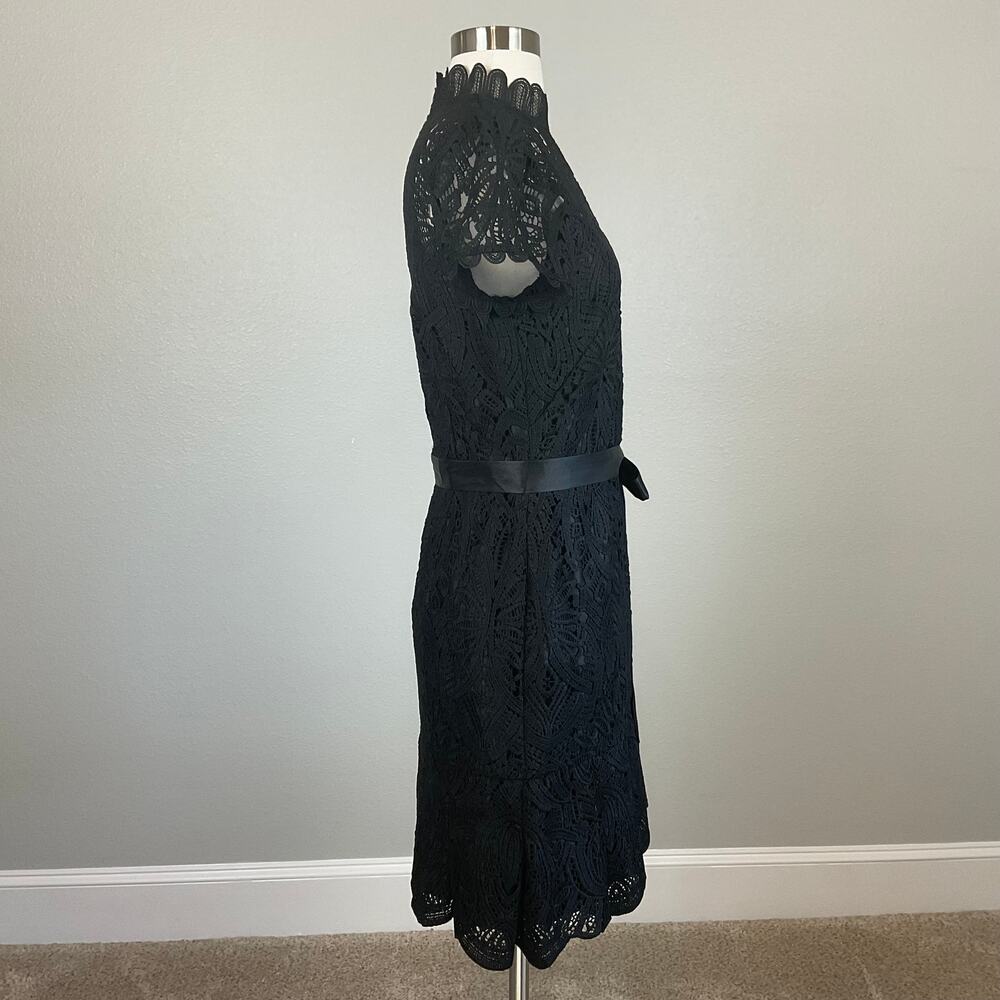 White House Black Market Black Cocktail Dress Cut Out Lace Fit and Flare Size 4 - Picture 4 of 13